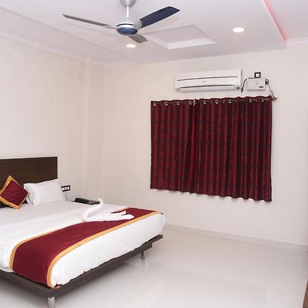 Hotel Grand Kubera Chikmagalūr Екстериор снимка