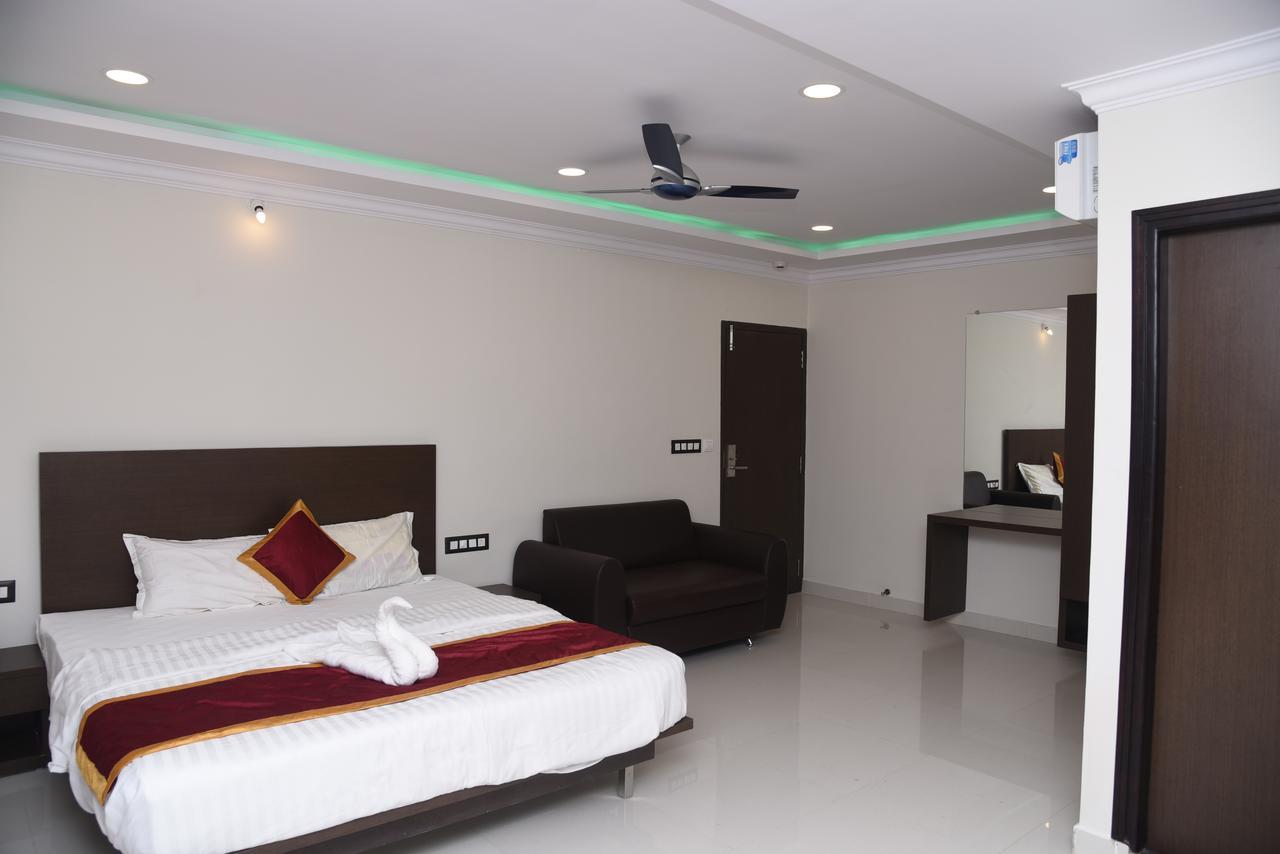 Hotel Grand Kubera Chikmagalūr Екстериор снимка