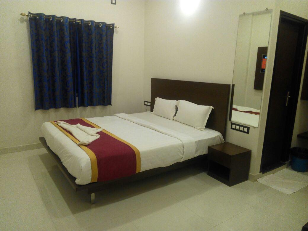 Hotel Grand Kubera Chikmagalūr Екстериор снимка