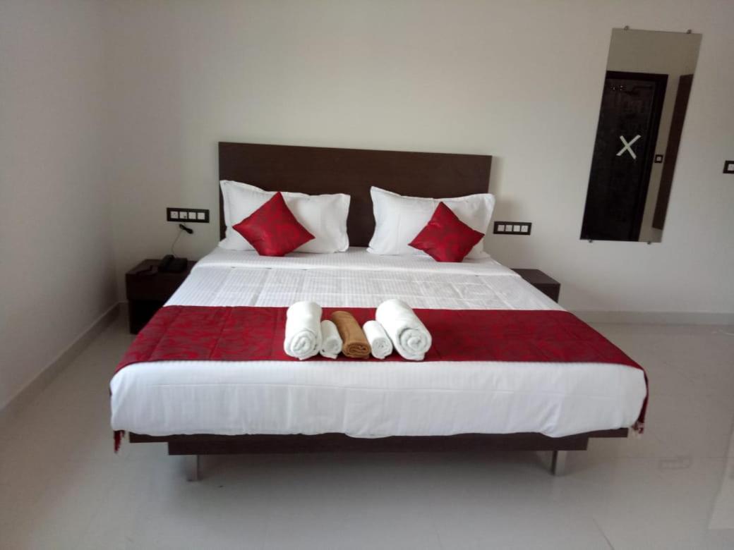 Hotel Grand Kubera Chikmagalūr Екстериор снимка