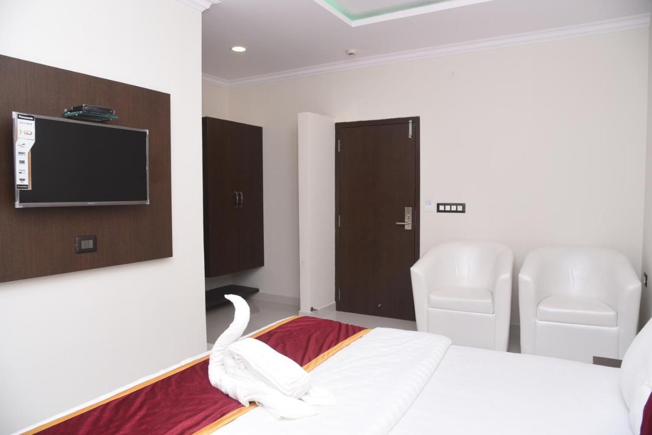 Hotel Grand Kubera Chikmagalūr Екстериор снимка